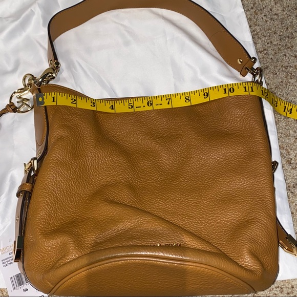 ❌SOLD❌MICHAEL KORS BROOKE MD BUCKET MESSENGER LEATHER BAG - Picture 9 of 10